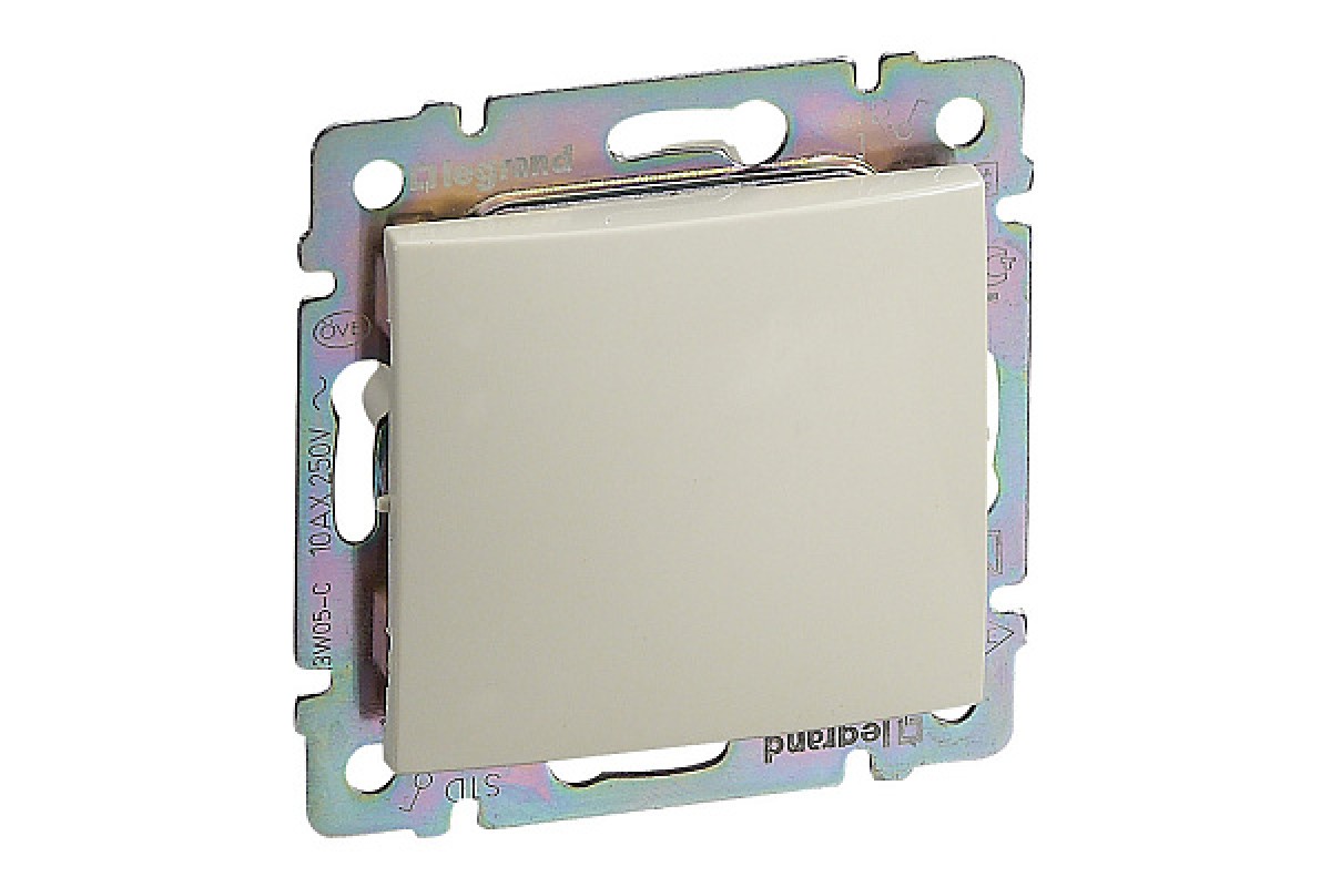 LEGRAND VALENA 10A 220V IP44 774101